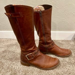 Timberland Tall Leather Women’s Boots, Size 10